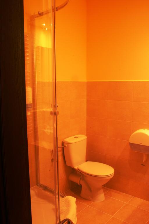 Hotel Kuznia Oberza Polska Łysomice Kamer foto