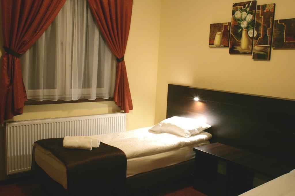 Hotel Kuznia Oberza Polska Łysomice Kamer foto